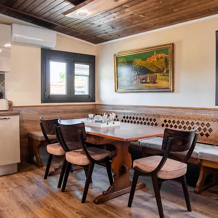 фамилия бешкови ヴィラ