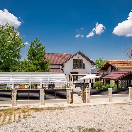 Villa фамилия бешкови