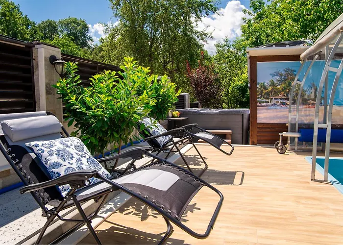 фамилия бешкови Villa *