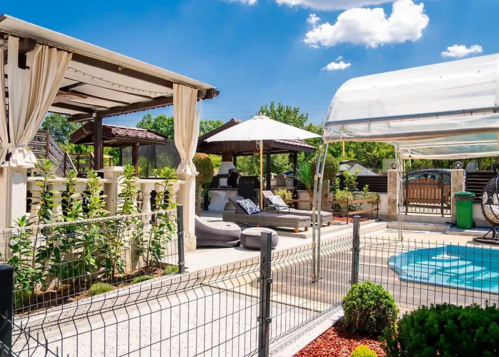 фамилия бешкови Villa