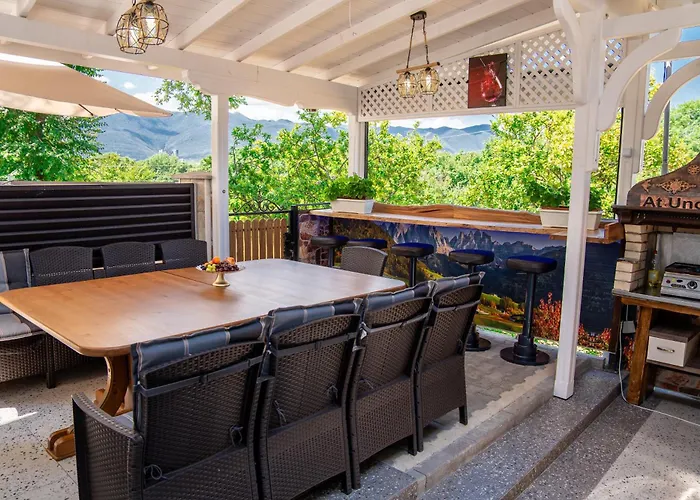 Villa фамилия бешкови